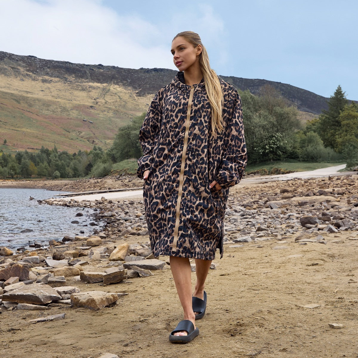 Drying Robe Waterproof Wind Resistant Changing Robe Soft Sherpa Fleece Lined Oversized Hooded Long Sleeve Coat Jacket for Kids Adults Men Women Surfing Beach Swimming Keep Dry